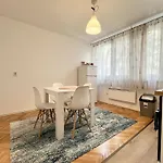 Tango Center *